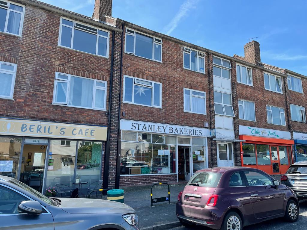 Lot: 51 - VACANT LEASEHOLD SHOP UNIT - 